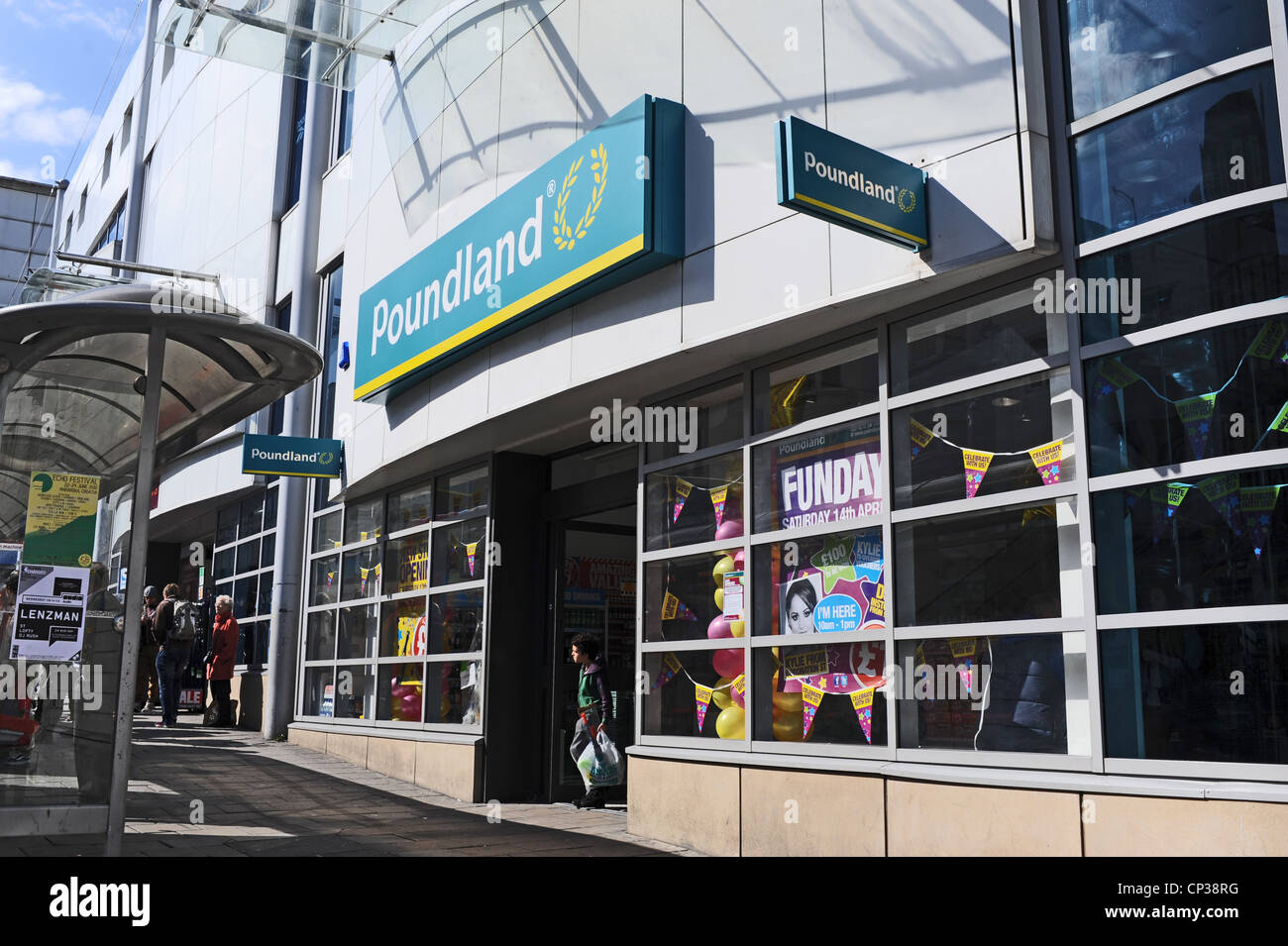 Kürzlich eröffnete Poundland Shop in North Street Brighton UK Stockfoto