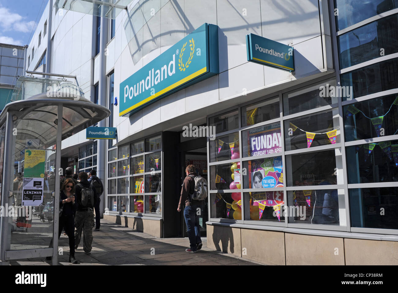 Kürzlich eröffnete Poundland Shop in North Street Brighton UK Stockfoto