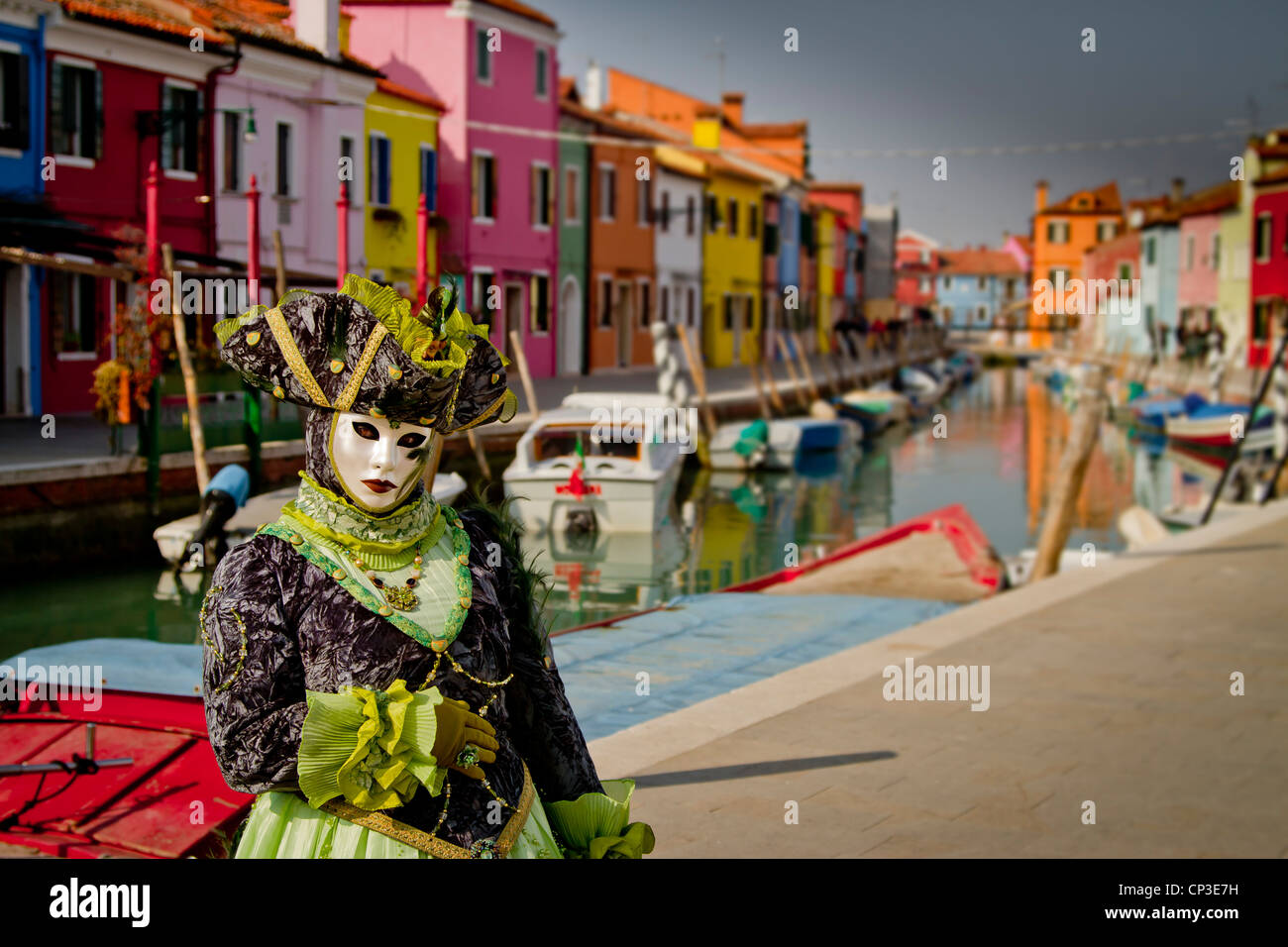 Menschen in der Maske Verkleidung im Karneval. Insel Burano. Venedig, Italien. Stockfoto