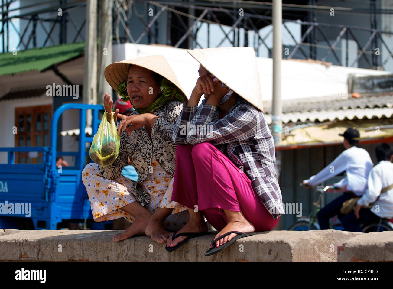 Meer-Arbeitnehmer machen Sie eine Pause von ihrer Arbeit in Bucht von Mui Ne, Vietnam. Stockfoto