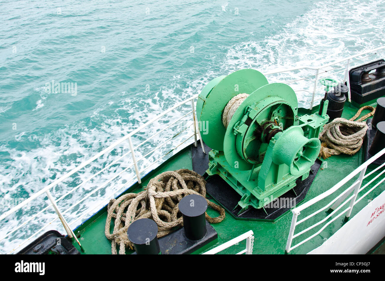 Winde Seile auf Boote und Frachter. Stockfoto