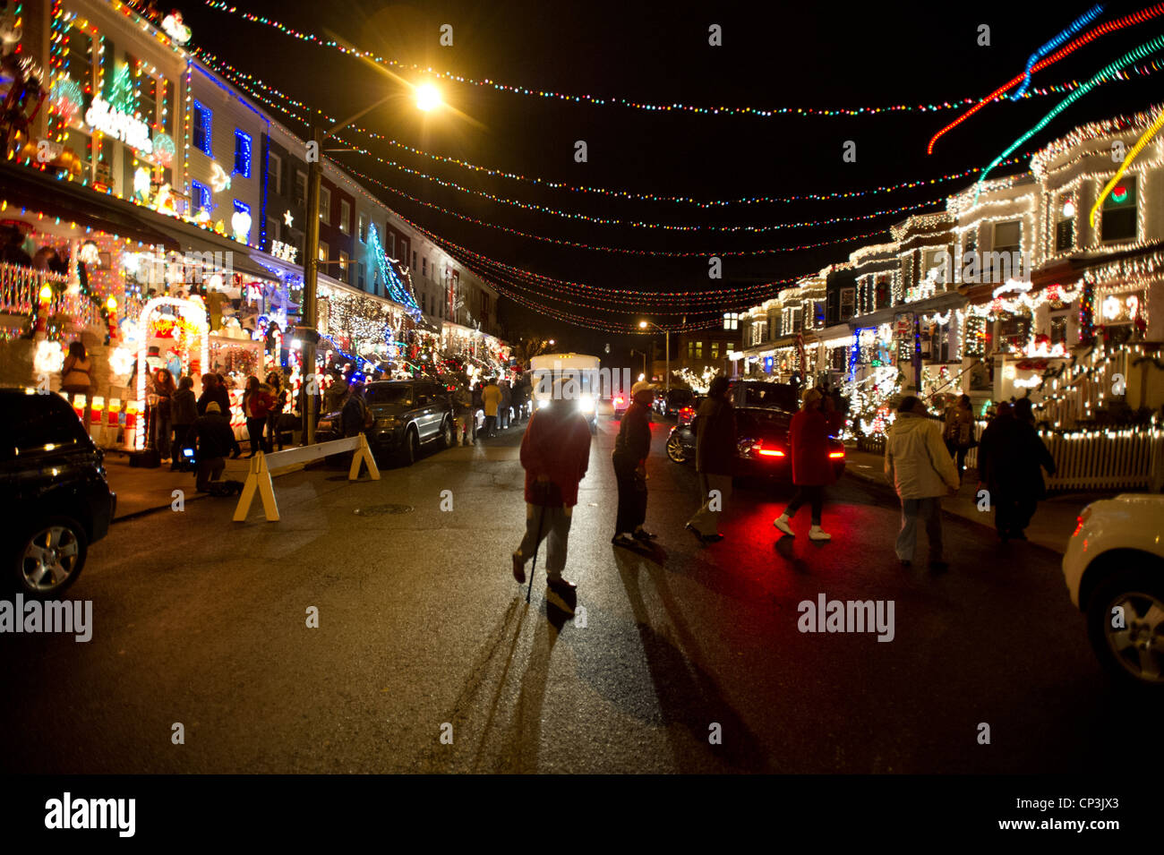 Lichter schmückt die Häuser an der 34th Street in Hampden, Baltimore, Maryland Stockfoto