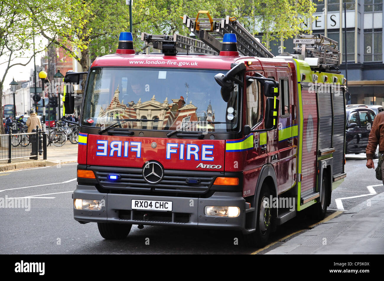 Feuerwehrauto auf Abruf, Sloane Square, Royal Borough of Kensington und Chelsea, Chelsea, London, England, Vereinigtes Königreich Stockfoto