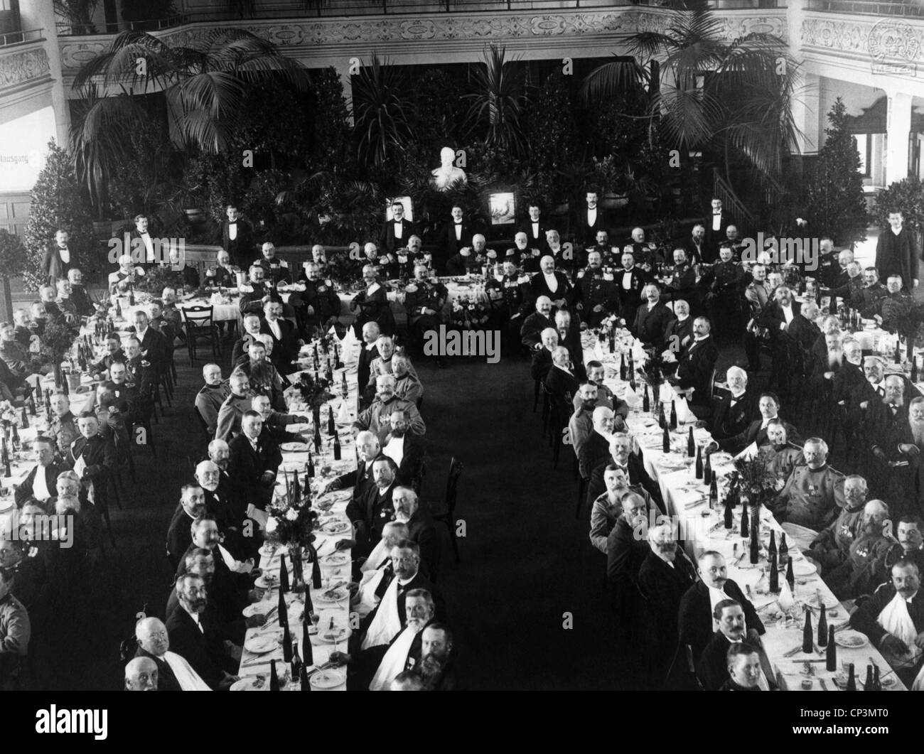Militär, Deutsches Reich, Veteranen, Gedenkfeier des Deutsch-Französischen Krieges 1870 - 1871, Bankett, 1910, Franco - Preußischer Krieg, Partei, Kaiserzeit, Deutschland, 20. Jahrhundert, historisch, historisch, Menschen, 1910er Jahre, Zusatzrechte-Clearences-nicht vorhanden Stockfoto