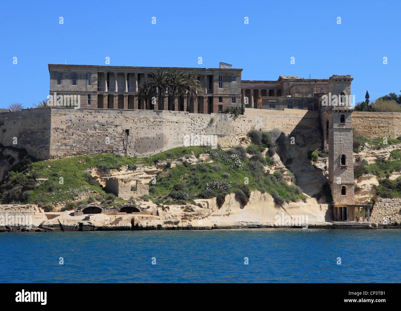 Ex-Royal Naval Hospital und Lift Bighi, Kalkara, Valletta, Malta, Südeuropa. Stockfoto