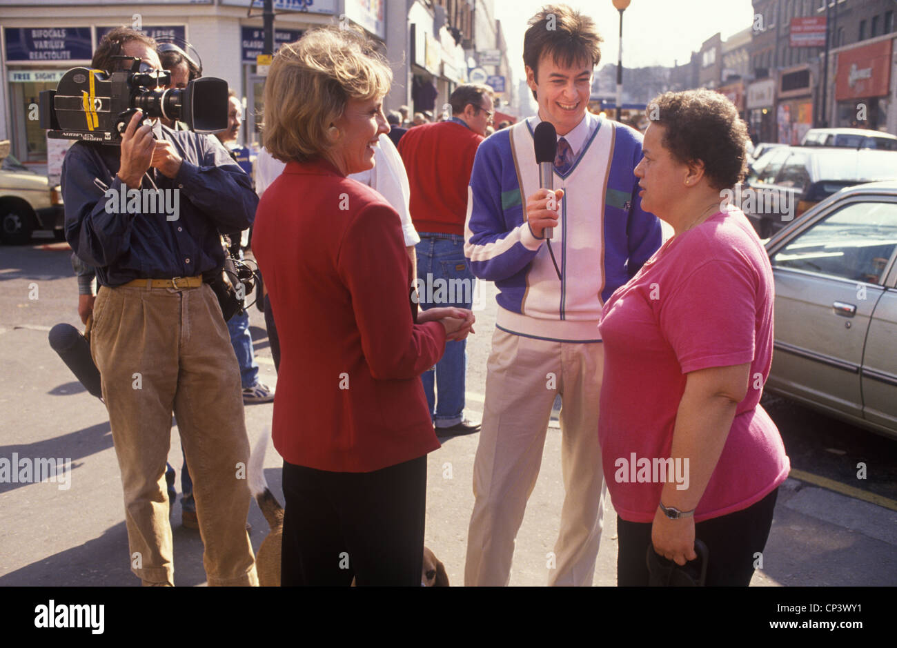 Kevine Devin 1991 Moderator der TV Programm, das Leben mit Esther Rantzen London UK 1990 s UK HOMER SYKES Stockfoto