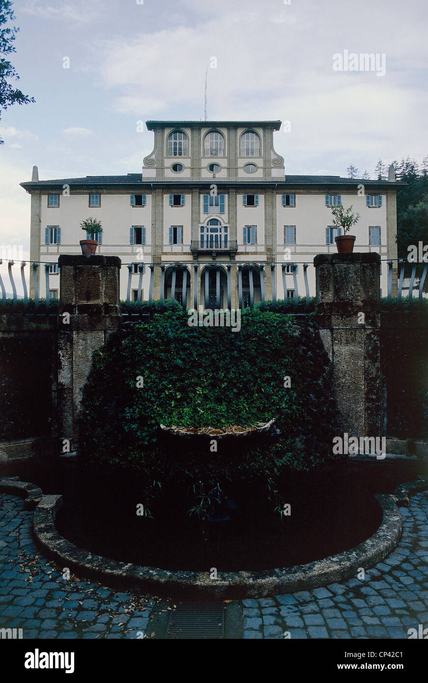 Lazio Frascati (Rm) Villa Tuscolana Rufinella oder umgebaut im 18. Jahrhundert von dem Architekten Luigi Vanvitelli. Fassade, erste Stockfoto