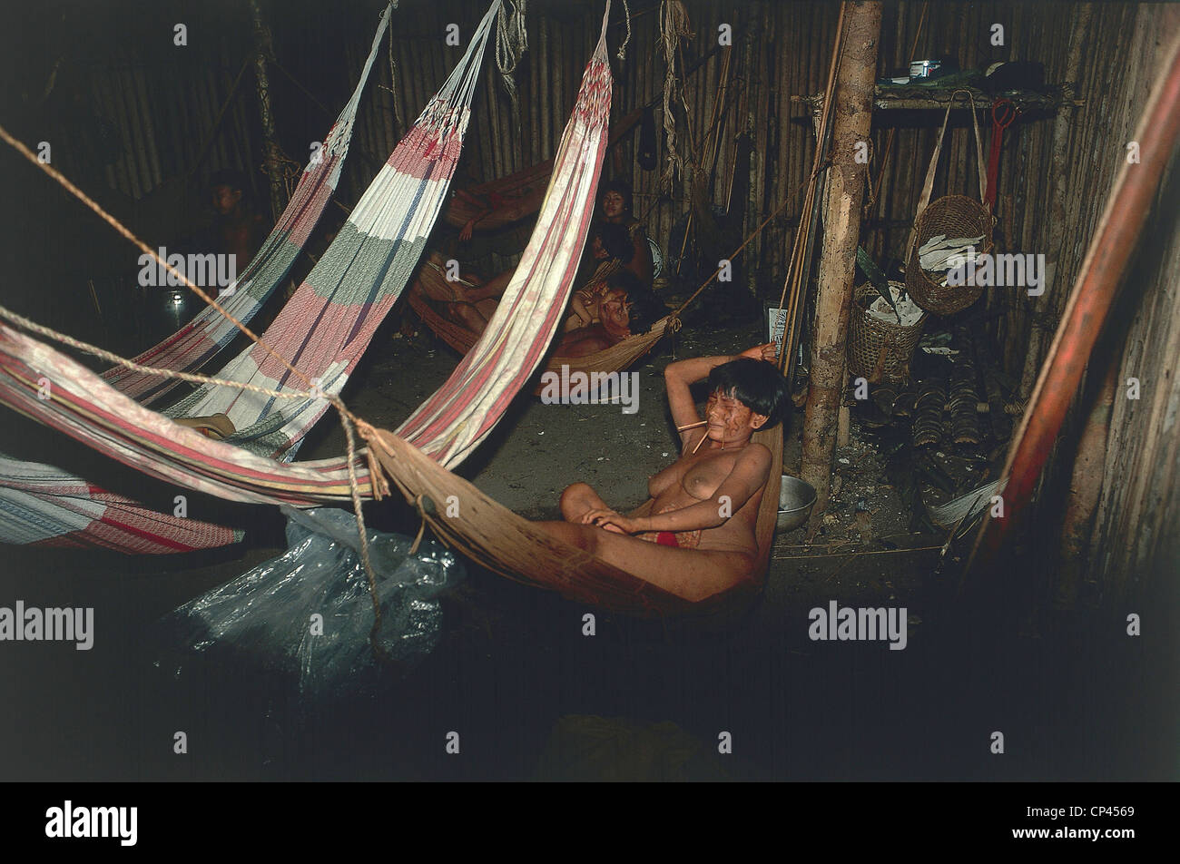 hängematte der indianer Venezuela - Guayana - Amazonas. Yanomami-Indianer. Frau liegen in in der Form Stockfotografie Colour:Black Strap VLT 15% Grey REVO Blue Lens + Clear Lens VLT 85% Kaiser Antistatik-Handschuhe | Handschuhe Category:E Bike_Schürmann Yak25  geöst  Hohlkammerfelge  Aluminium