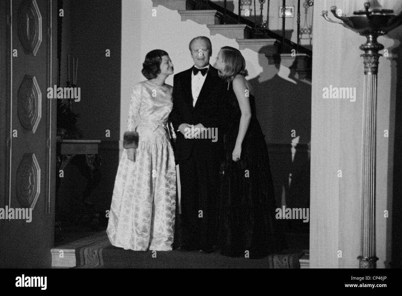 Präsident Gerald Ford Betty Ford und Tochter Susan Ford bei der White House Weihnachtsfeier. 17. Dezember 1975. Stockfoto