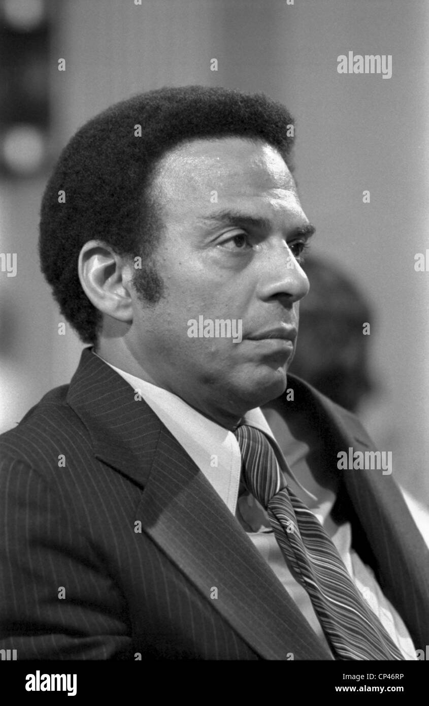 Andrew Young bezeugt den ersten Afroamerikaner Botschafter bei den Vereinten Nationen vor dem Unterausschuss Auswärtige Beziehungen auf Stockfoto