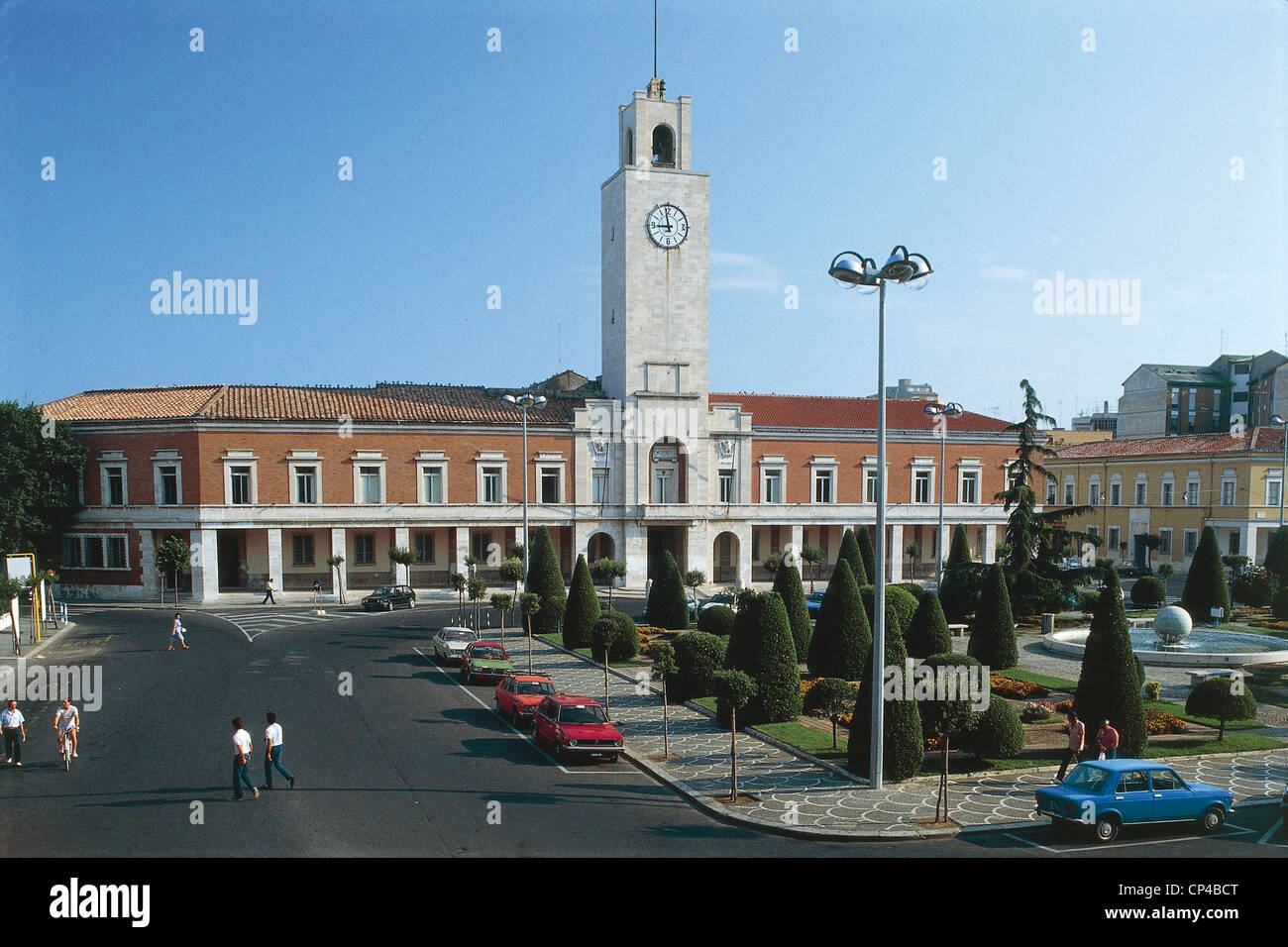 Lazio Rom - Latina. Rathaus mit dem bürgerlichen Turm mit der Uhr Stockfoto