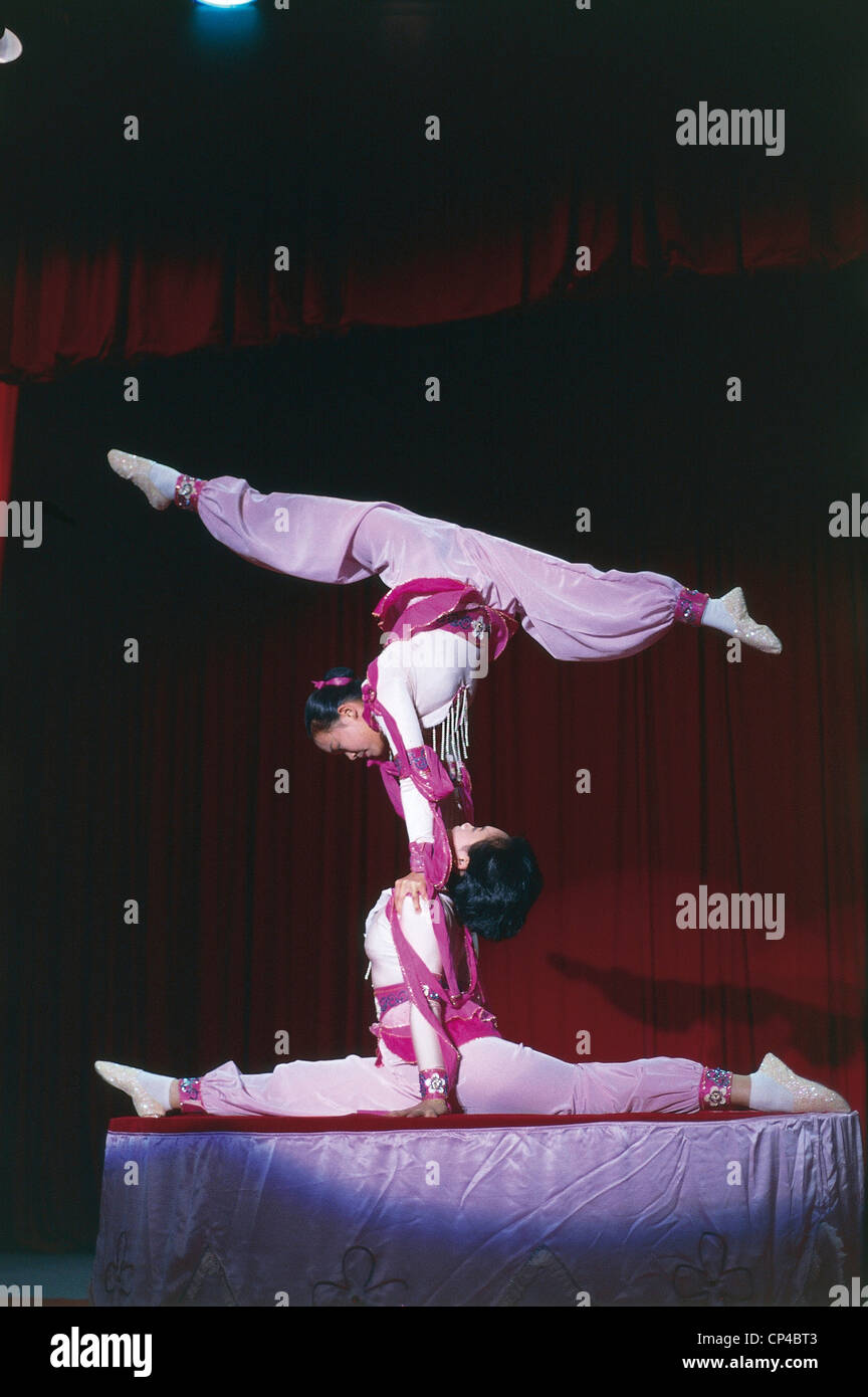 TAIWAN - TAIPEI. CHINESISCHE Oper, Balance-Übungen Stockfoto