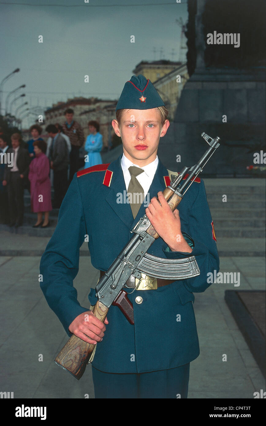 Sowjetunion, des zwanzigsten Jahrhunderts - Belarus - Minsk - Siegesplatz, die kommunistischen Soldaten in Uniform. Stockfoto