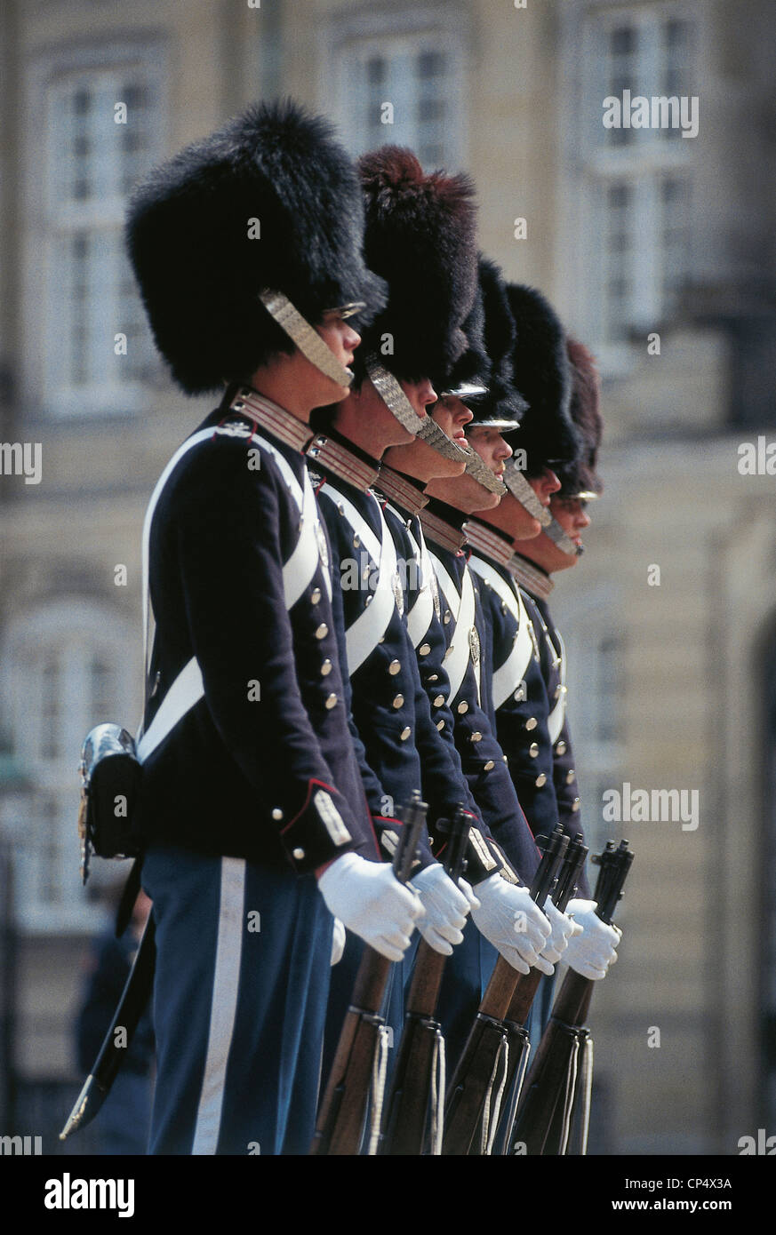 Dänemark - Kopenhagen. Königliche Residenz von Amalienborg, die Wachablösung. Stockfoto