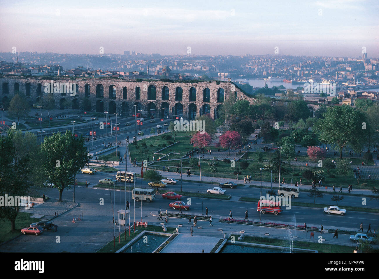 Türkei - Istanbul. Abschnitt "Aquädukt des Valens, dem vierten Jahrhundert n. Chr. Antenne. Stockfoto