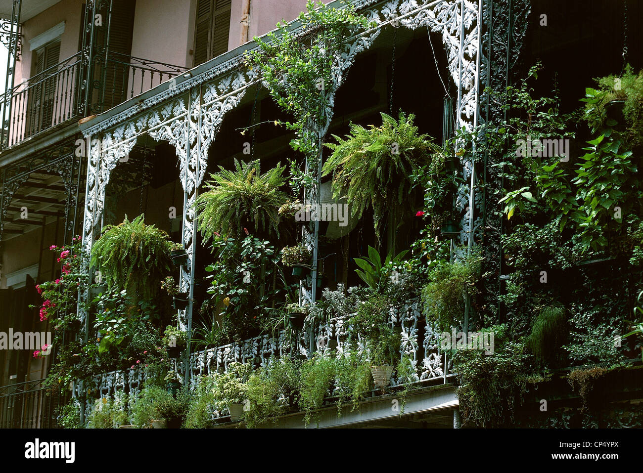 Vereinigte Staaten von Amerika - Louisiana - New Orleans. Das französische Viertel Vieux Carre. Detail der Balkon eines Hauses. Stockfoto