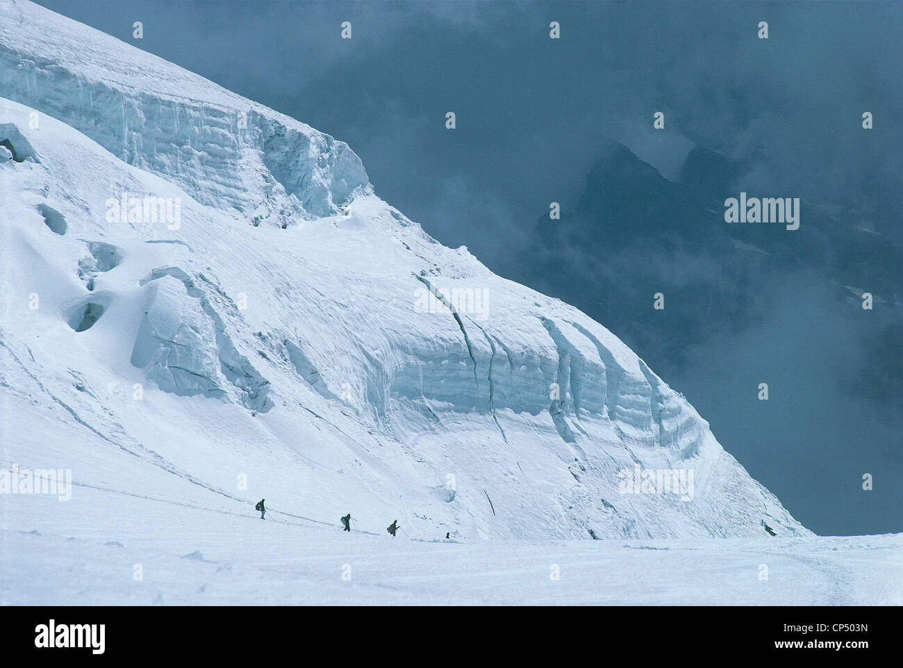Monte Rosa Pyramide Valle d ' Aosta - Walliser Alpen - Monte Rosa - Gletscherspalten unter ...