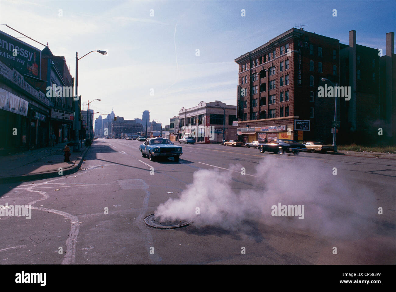 USA - Michigan - Detroit. Die Dämpfe der Woodward Avenue Abwasser. Stockfoto