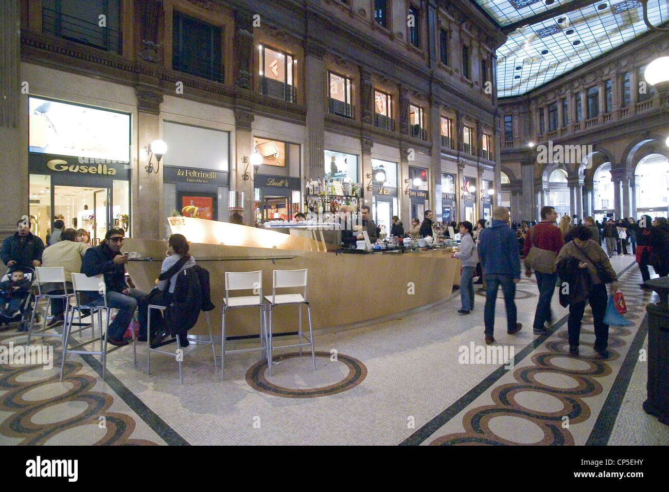 Lazio Rom - Roma, via del Corso. Galleria Alberto Sordi, Kaffee Stockfoto