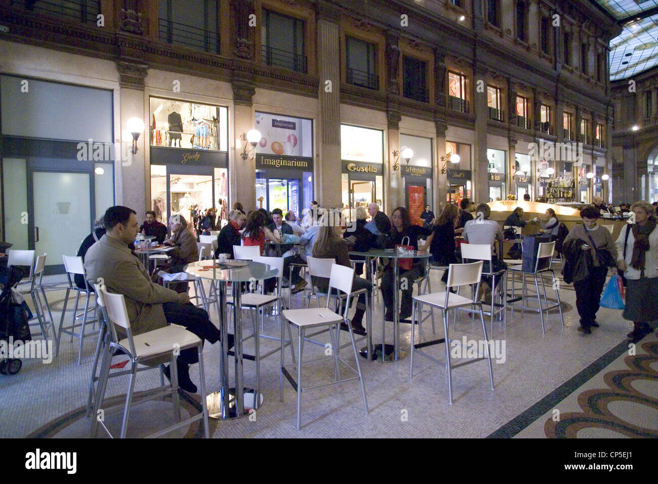 Lazio Rom - Roma, via del Corso. Galleria Alberto Sordi, Kaffee Stockfoto