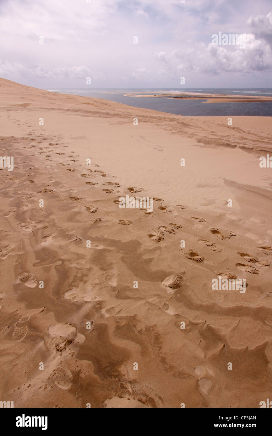 Fußspuren und windgepeitschten Sand Muster, Düne von Pyla, Arcachon, Frankreich Stockfoto