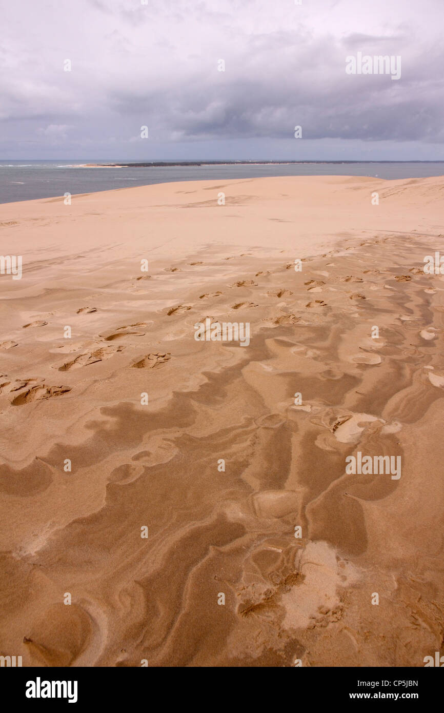Fußspuren und windgepeitschten Sand Muster, Düne von Pyla, Arcachon, Frankreich Stockfoto
