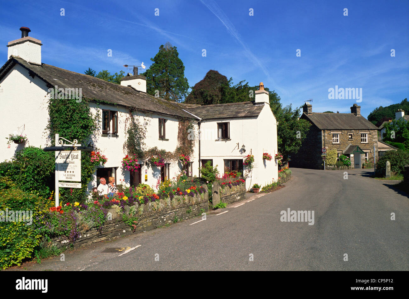 England, Cumbria, Seenplatte, Beatrix Potter Heimatdorf von nahe Sawrey Stockfoto