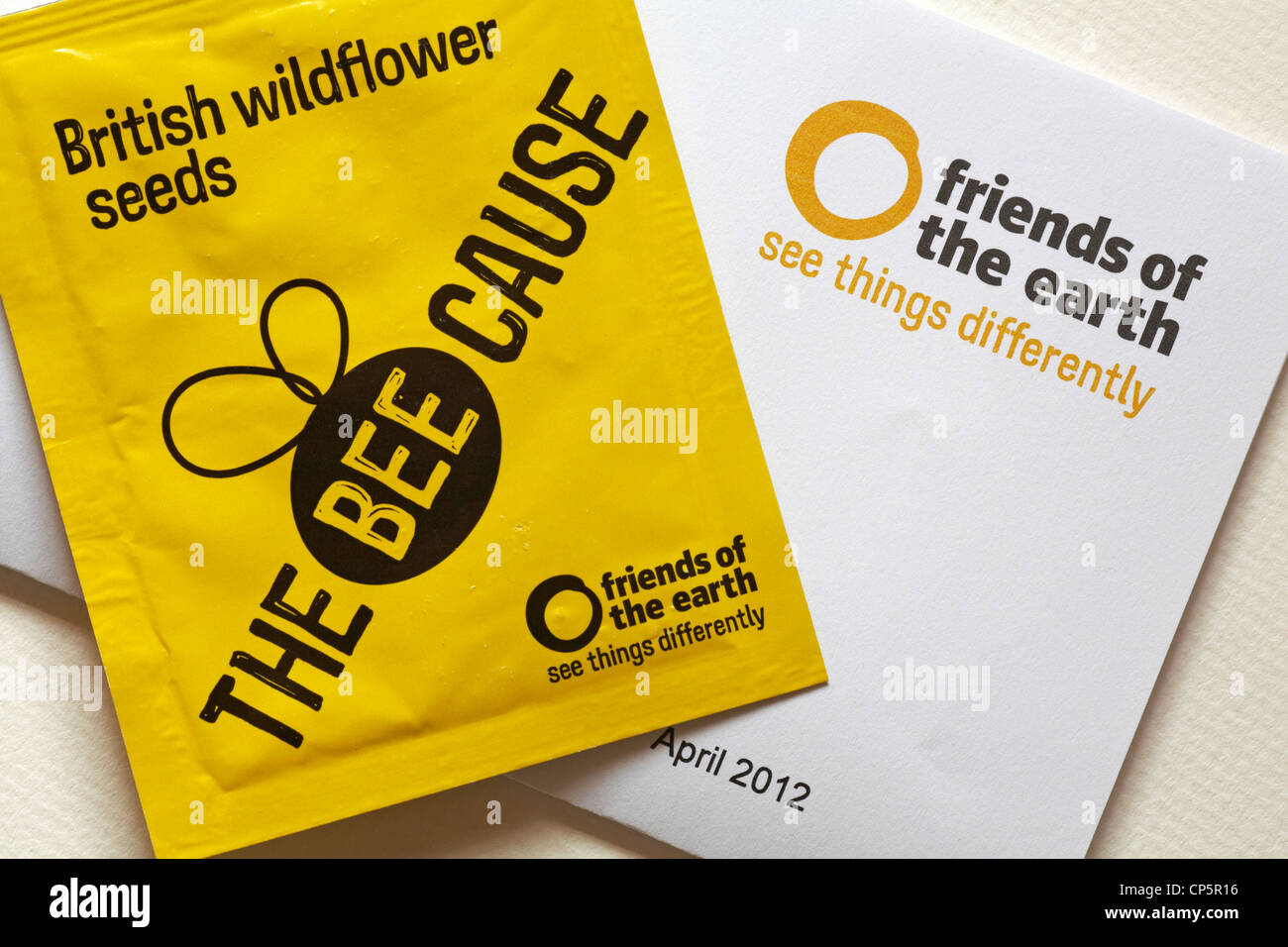 Packet of the Bee Cause British Wildflower Seeds, herausgegeben von Friends of the Earth - Sehen Sie die Dinge anders Stockfoto