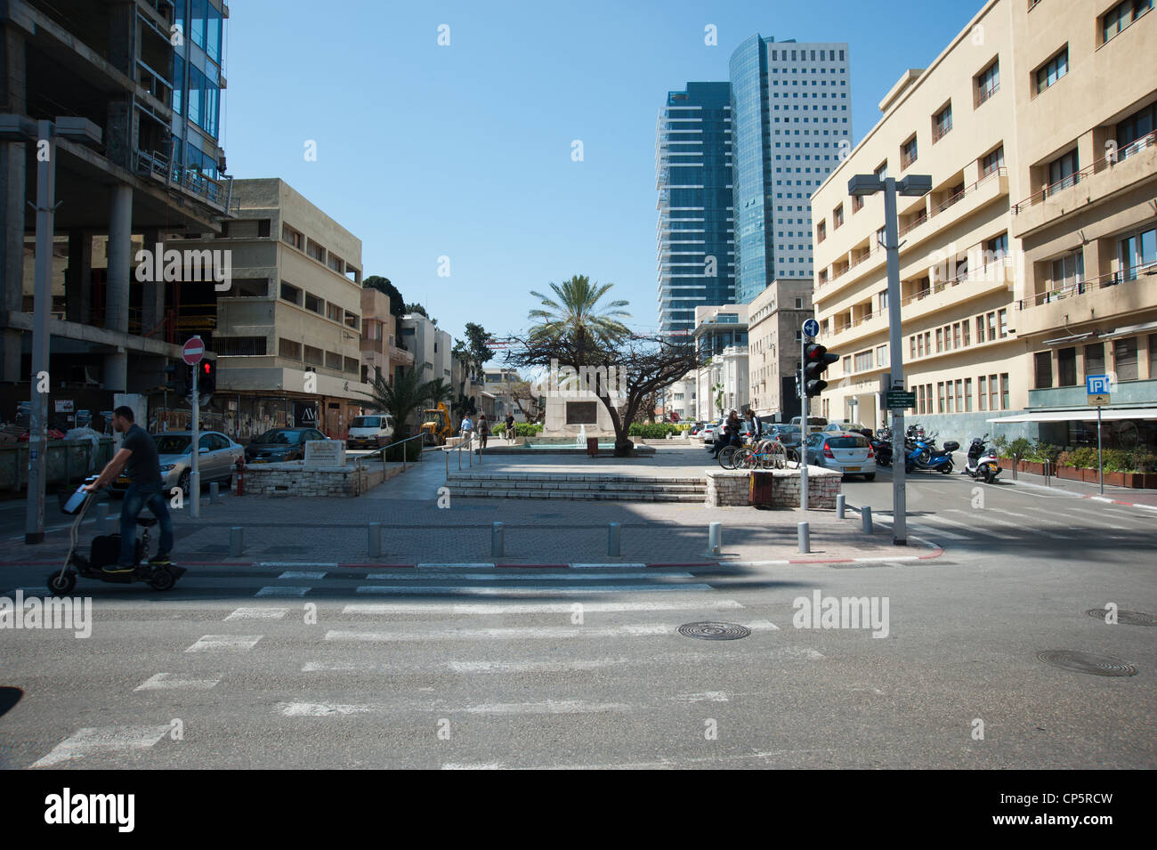 Israel, Tel Aviv, Gründer Quadrat Rothschild Boulevard. In Erinnerung an die 69 Menschen, die Tel Aviv im Jahre 1909 gegründet Stockfoto