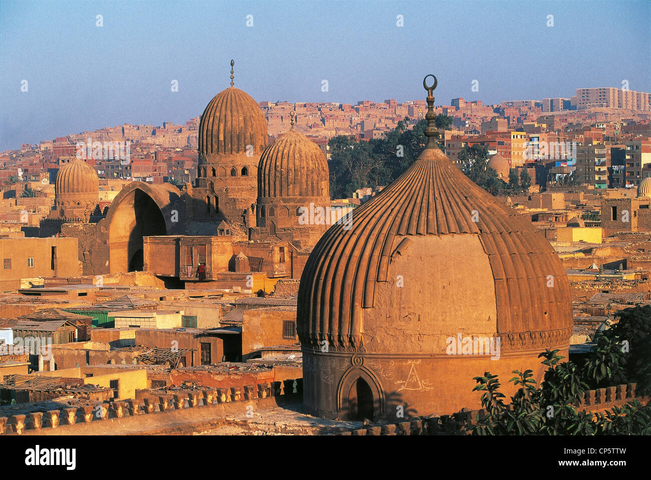 Ägypten Kairo CITY ' VIEW OF THE DEAD mit den Gräbern der Kalifen Stockfoto