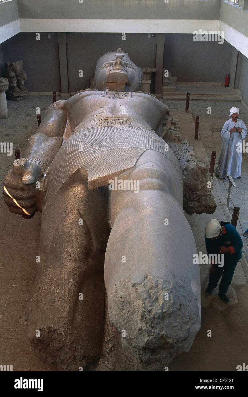 Ägypten - Memphis - Kolossalstatue von Ramses II, Dynastie XIX. Stockfoto