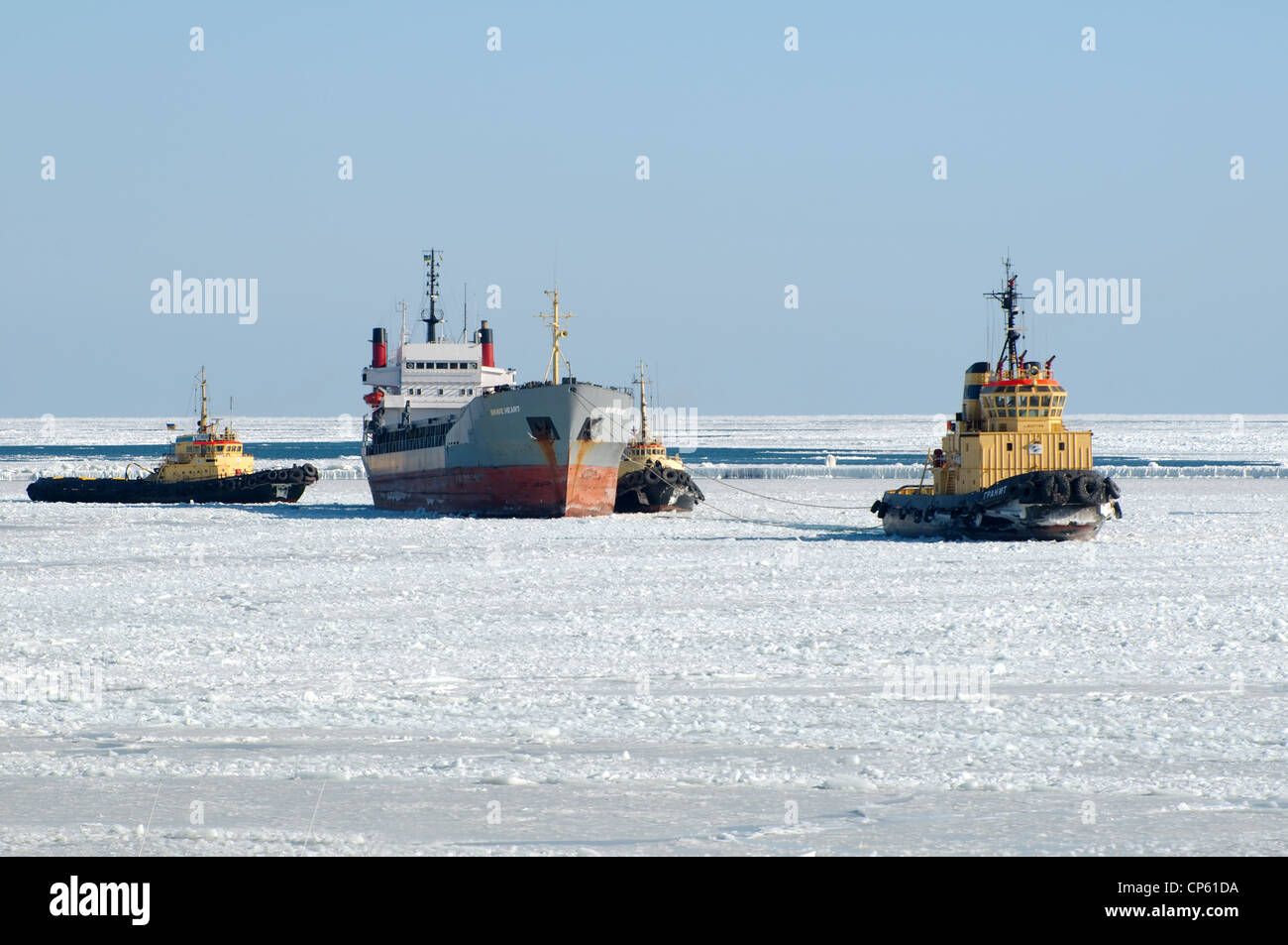 Die Hafenstadt Odessa ist durch Eis, gefrorenes Schwarzes Meer, ein seltenes Phänomen, letztmals im Jahr 1977, Odessa, Ukraine fiel blockiert Stockfoto