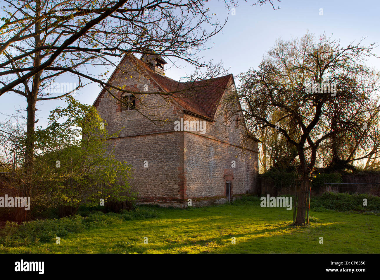 Exterieur des 17. Jahrhunderts Taubenschlag, 2. größte in England in Culham Manor Oxfordshire. Stockfoto