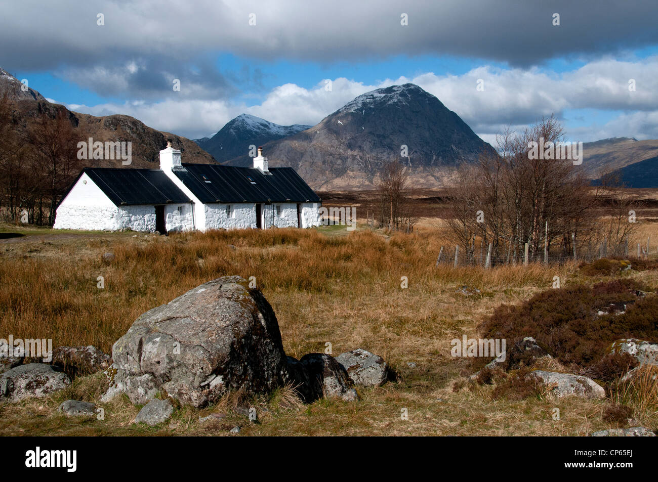 eine Landschaft Schwarz Rock Cottage Buachaille Etive Mor Glencoe Schottland Stockfoto