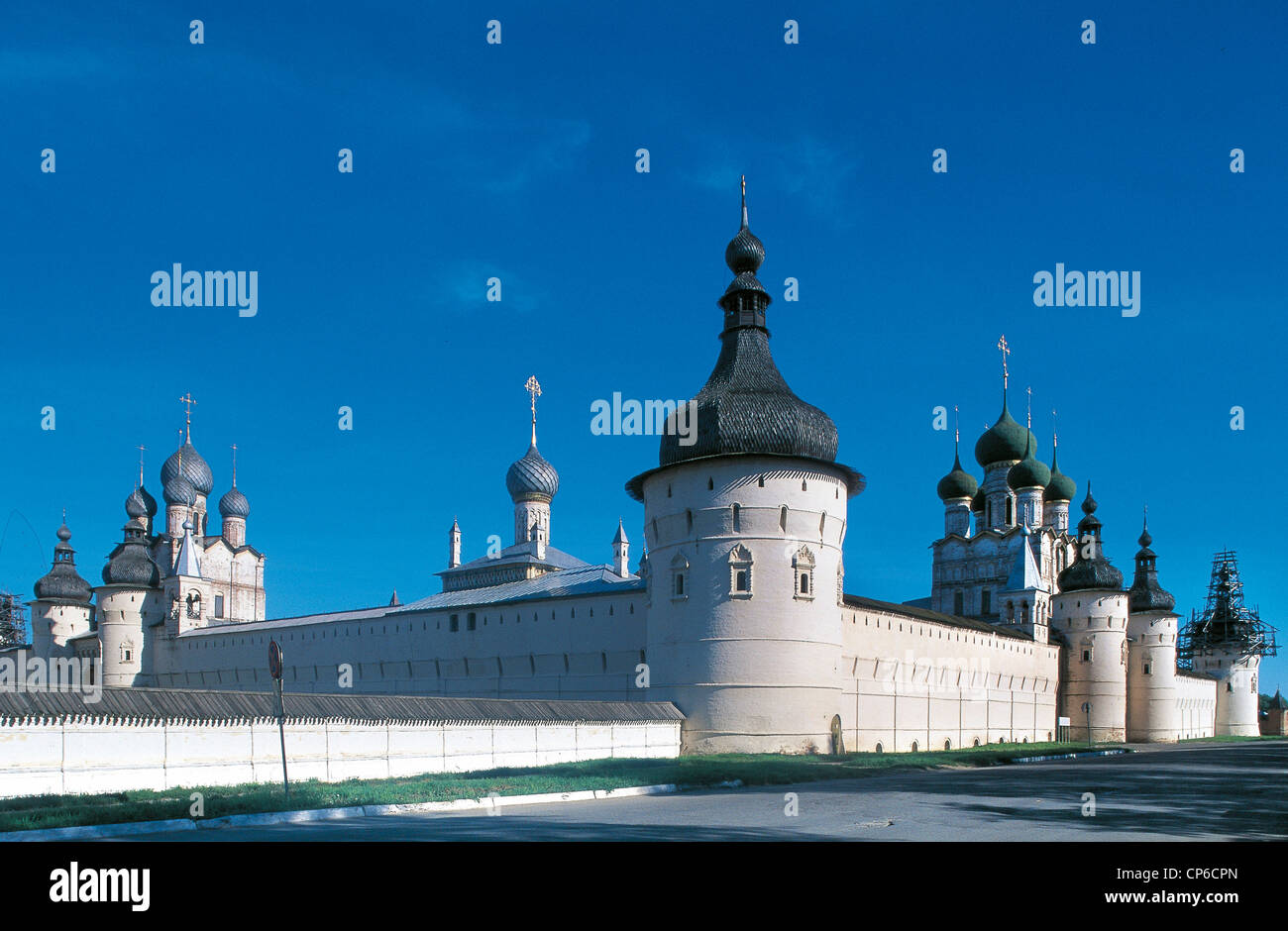 Russland - Rostov. Der Kreml (Kreml ", 1670-1683). Die Wände. Stockfoto