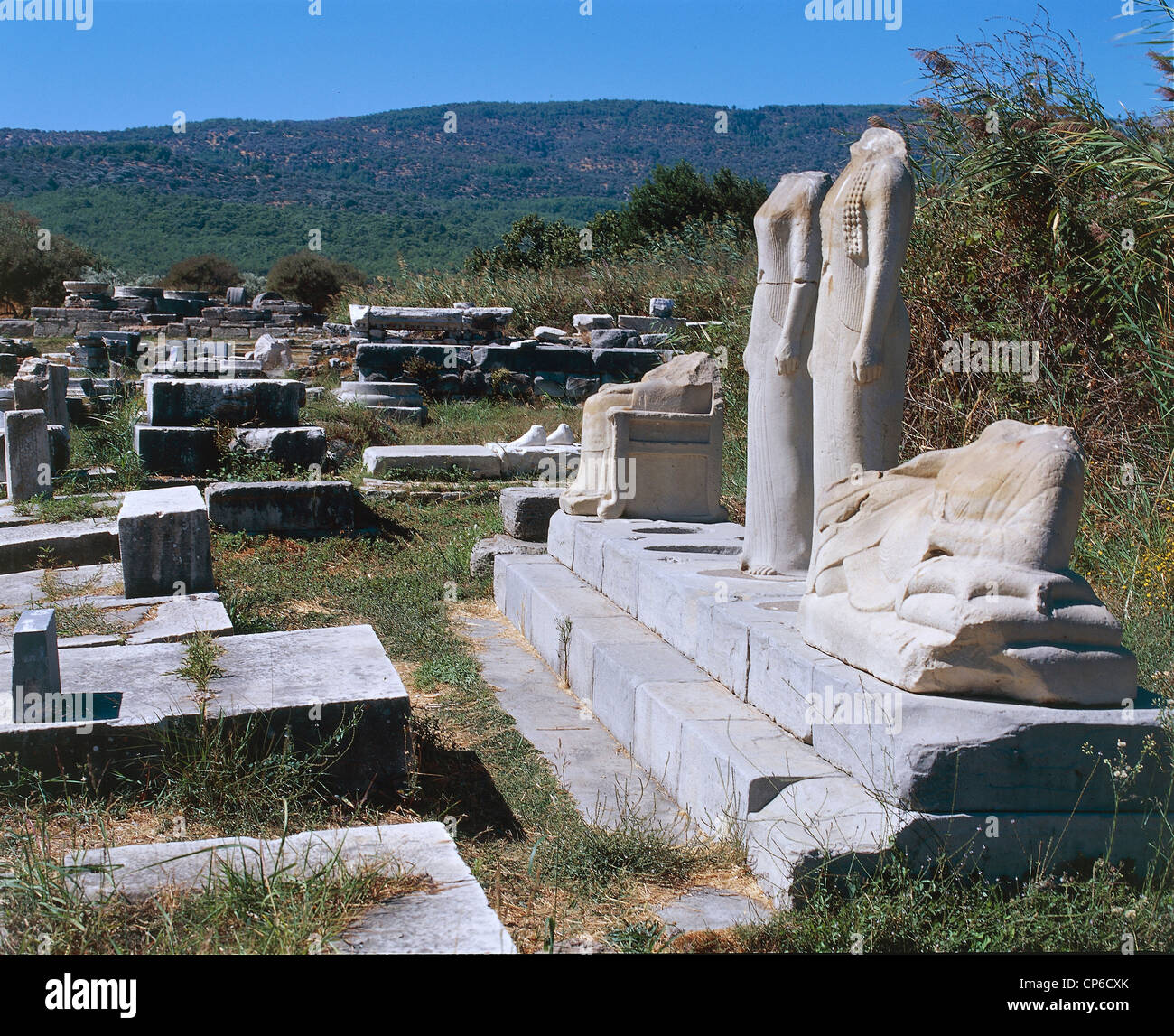 Griechenland - Ägäis - Insel Samos. Tempel der Hera. Rekonstruktion einer Szene zu Mitte des 6. Jahrhunderts v. Chr. zu bieten Stockfoto