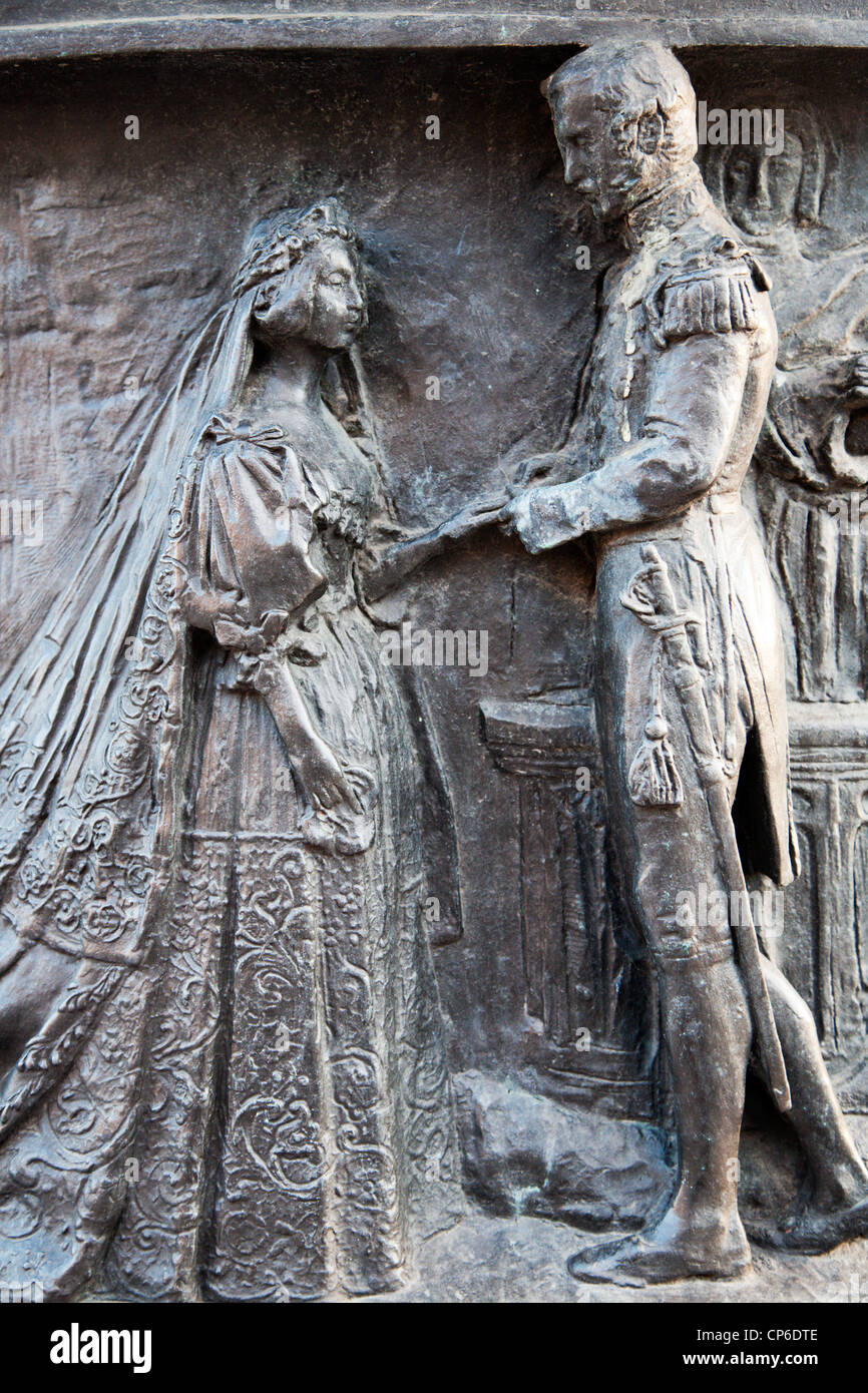 Sockel Detail Queen Victoria Statue Albert Square Dundee Schottland Stockfoto