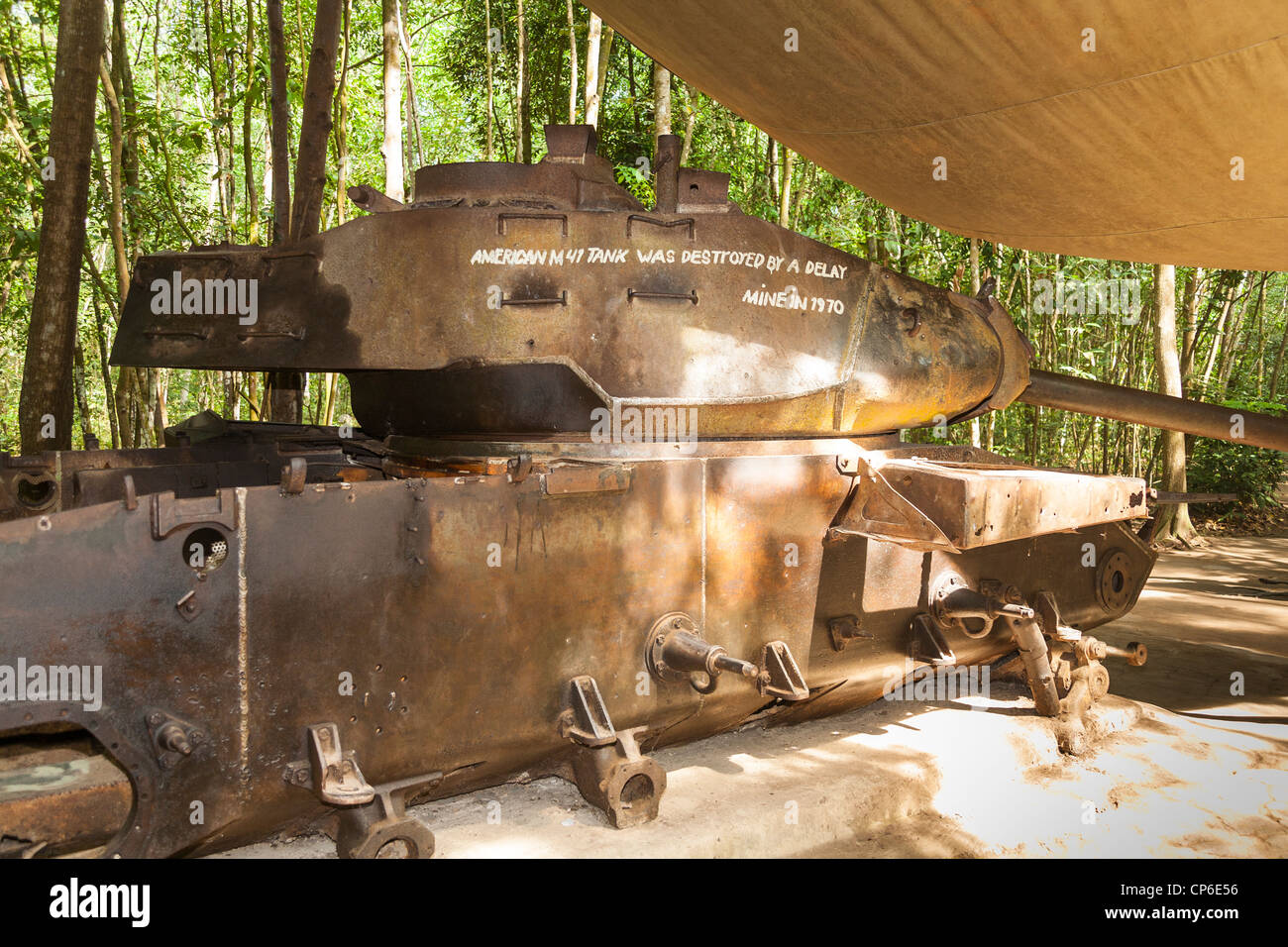 Amerikanische M41-Panzer zerstört während des Vietnam-Krieges, Ben Dinh, Cu Chi, in der Nähe von Ho Chi Minh Stadt (Saigon), Vietnam Stockfoto