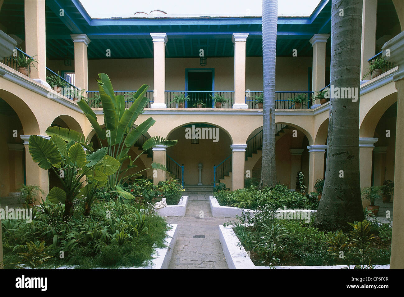 Cuba - Havanna (La Habana). Palast des Grafen de Casa Bayona, Heimat des Colonial Museum, Hof, im achtzehnten Jahrhundert. Stockfoto