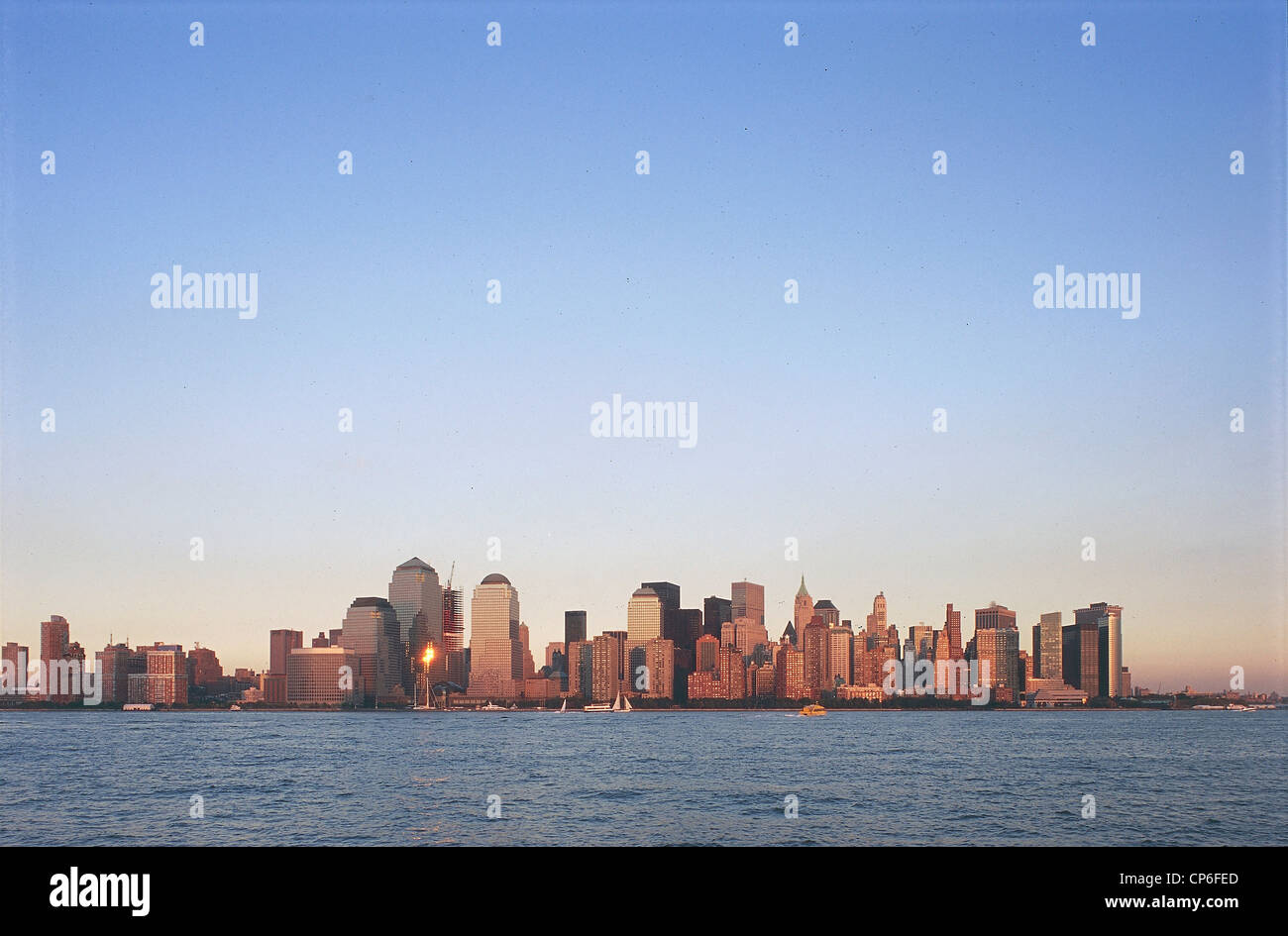 Vereinigte Staaten von Amerika - New York, Manhattan. Skyline von Colgate Clock in Jersey City Stockfoto