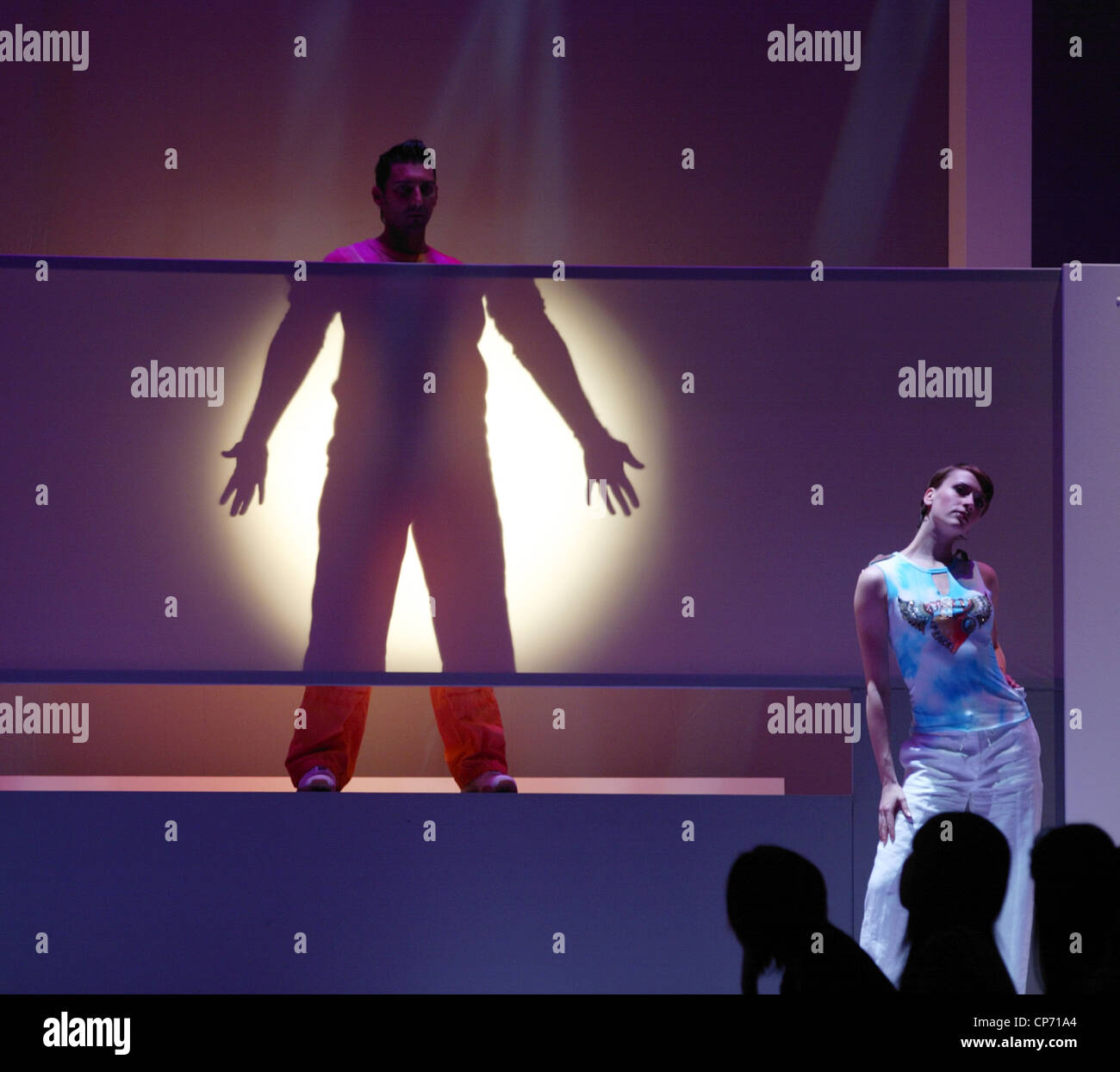 Modenschau am Schuh Fashion fair GDS, Düsseldorf, Deutschland Stockfoto