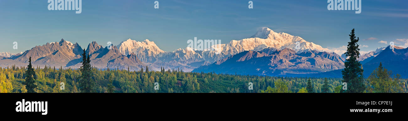 Panorama Scenic des Mount McKinley und die Alaska Range in der Nähe der Parks Highway, Denali Nationalpark, Alaska Stockfoto