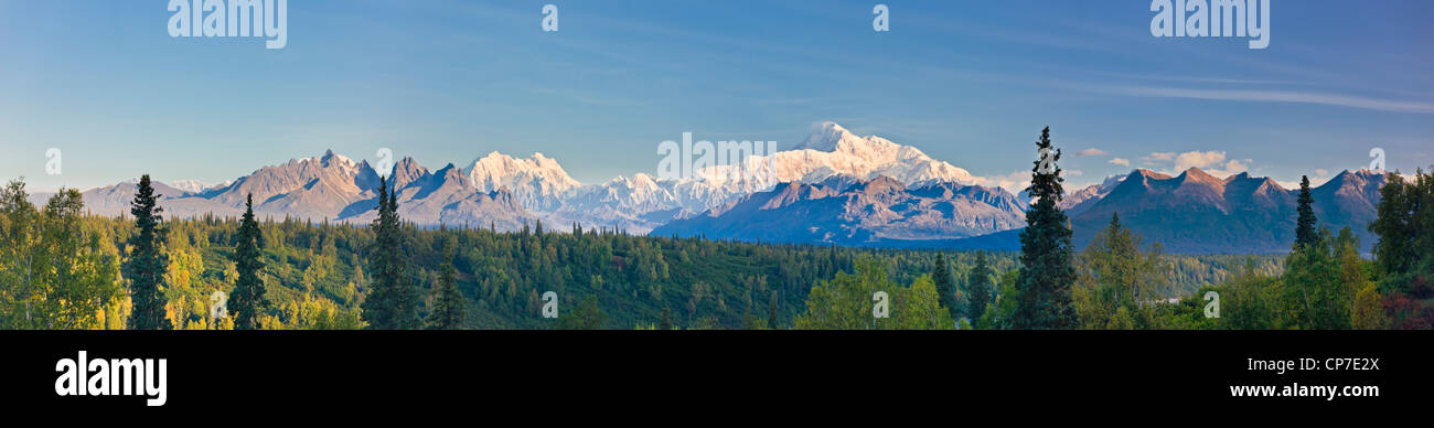 Panorama Scenic des Mount McKinley und die Alaska Range in der Nähe der Parks Highway, Denali Nationalpark, Alaska Stockfoto