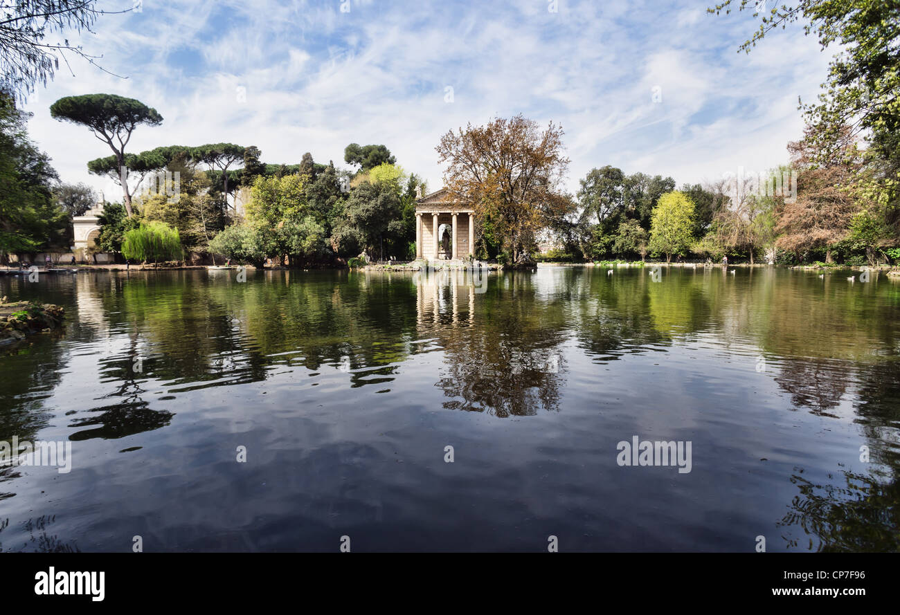 Tempel des Aesculap, gelegen im schönen Park der Villa Borghese, Rom, Italien. Stockfoto