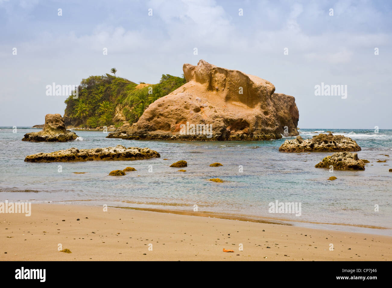 Hodge Insel in sandigen Hodge Bucht auf der Nord Ost Küste von Dominica Westindien Stockfoto