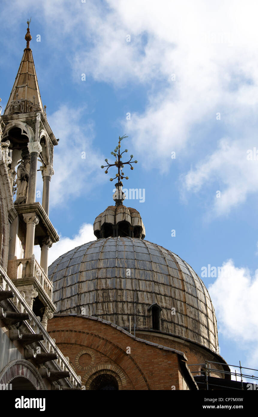 Nahaufnahme von einer Kuppel von St. Mark Basilika - Sestiere San Marco, Venedig - Italien Stockfoto