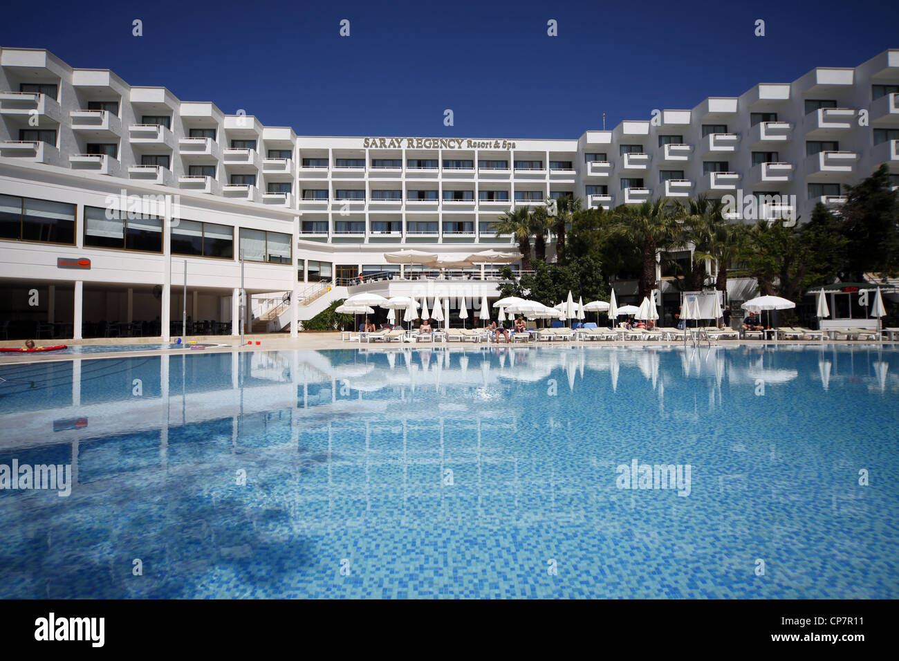 SARAY REGENCY HOTEL & SWIMMING POOL SIDE Türkei 15. April 2012 Stockfoto