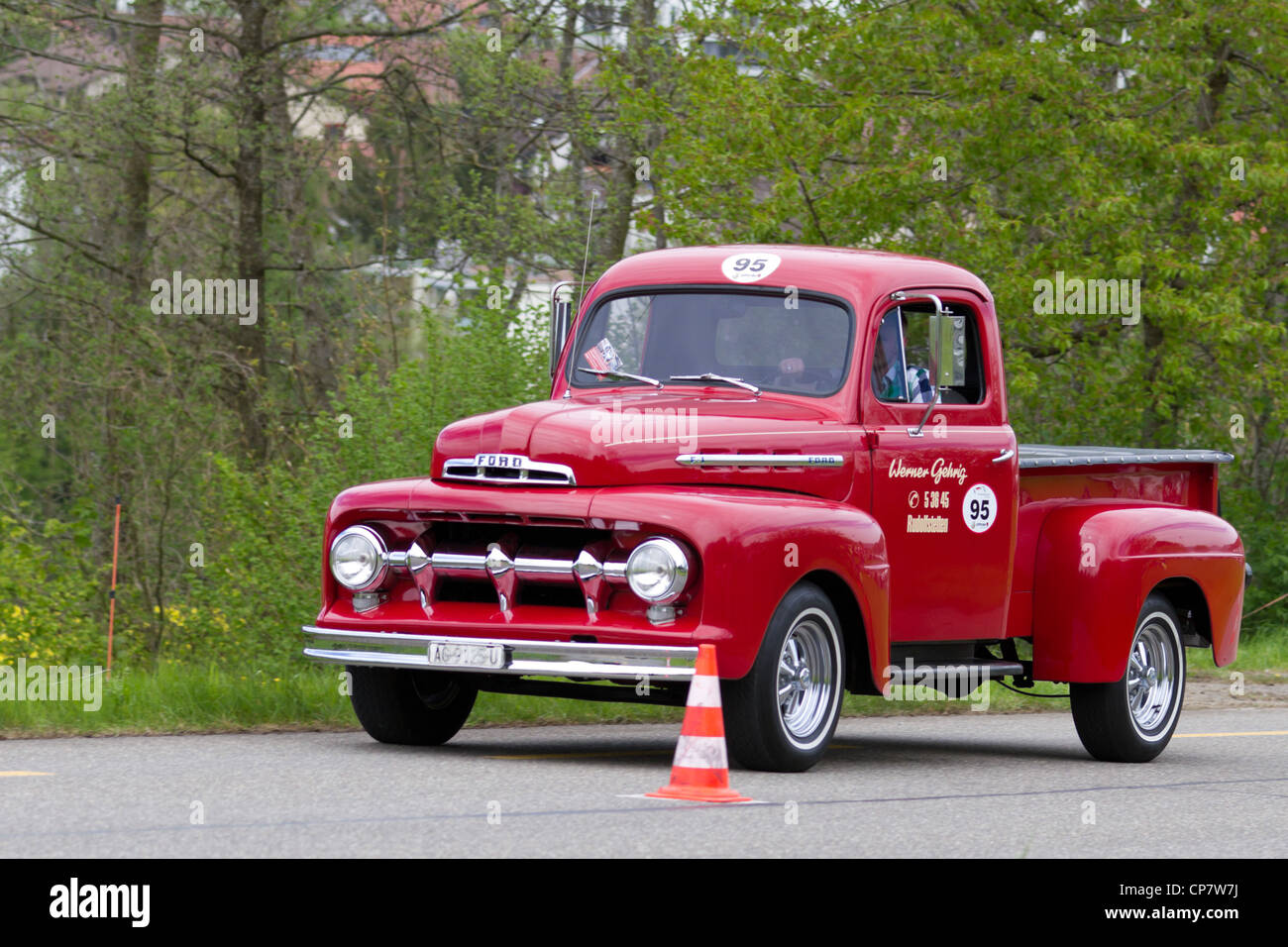 Oldtimer Ford F 100 Pick-up von 1951 beim Grand Prix in Mutschellen, SUI am 29. April 2012. Stockfoto