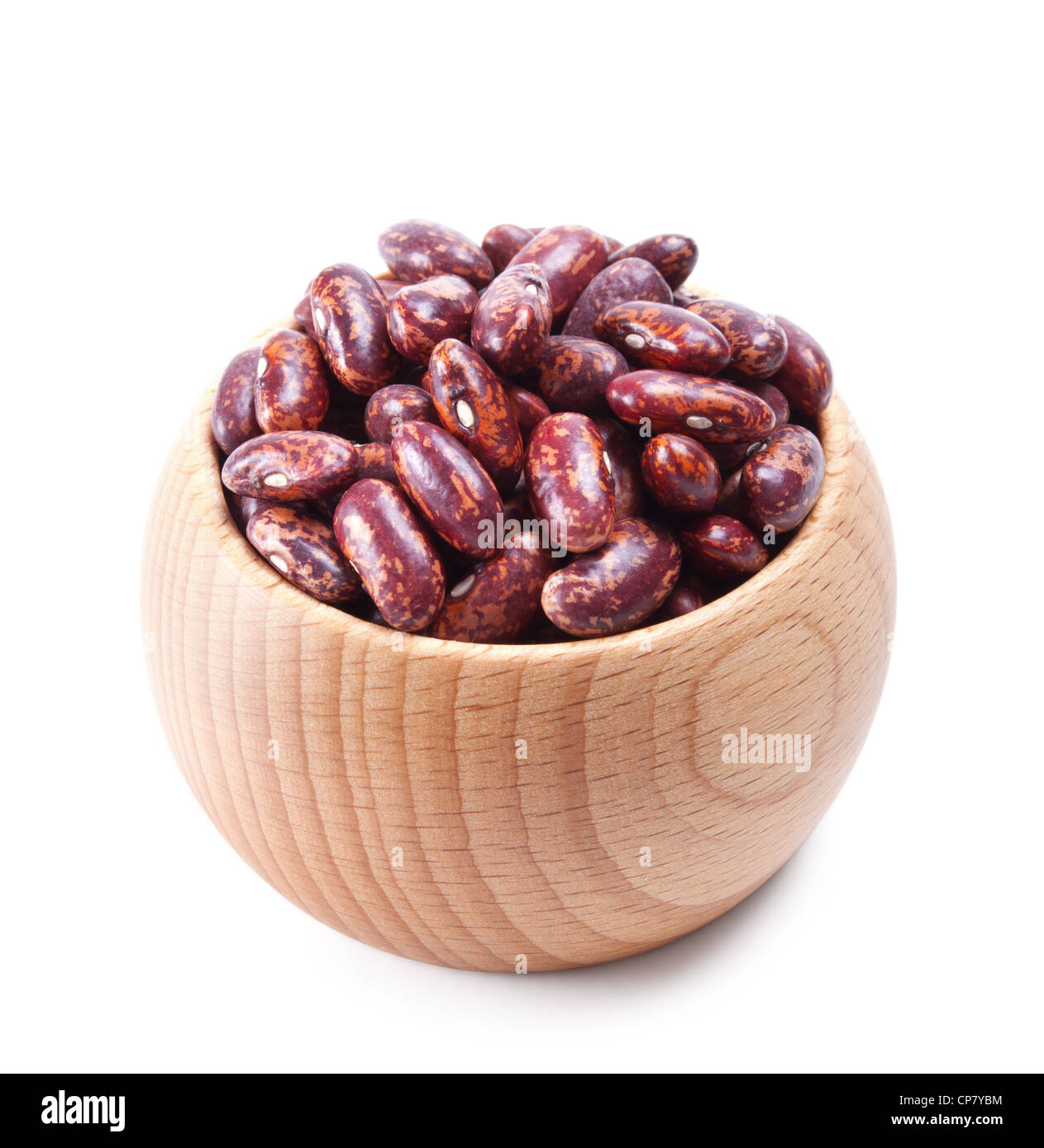 Holzschale voller rot isoliert auf weißem Hintergrund speckled Kidney-Bohnen Stockfoto