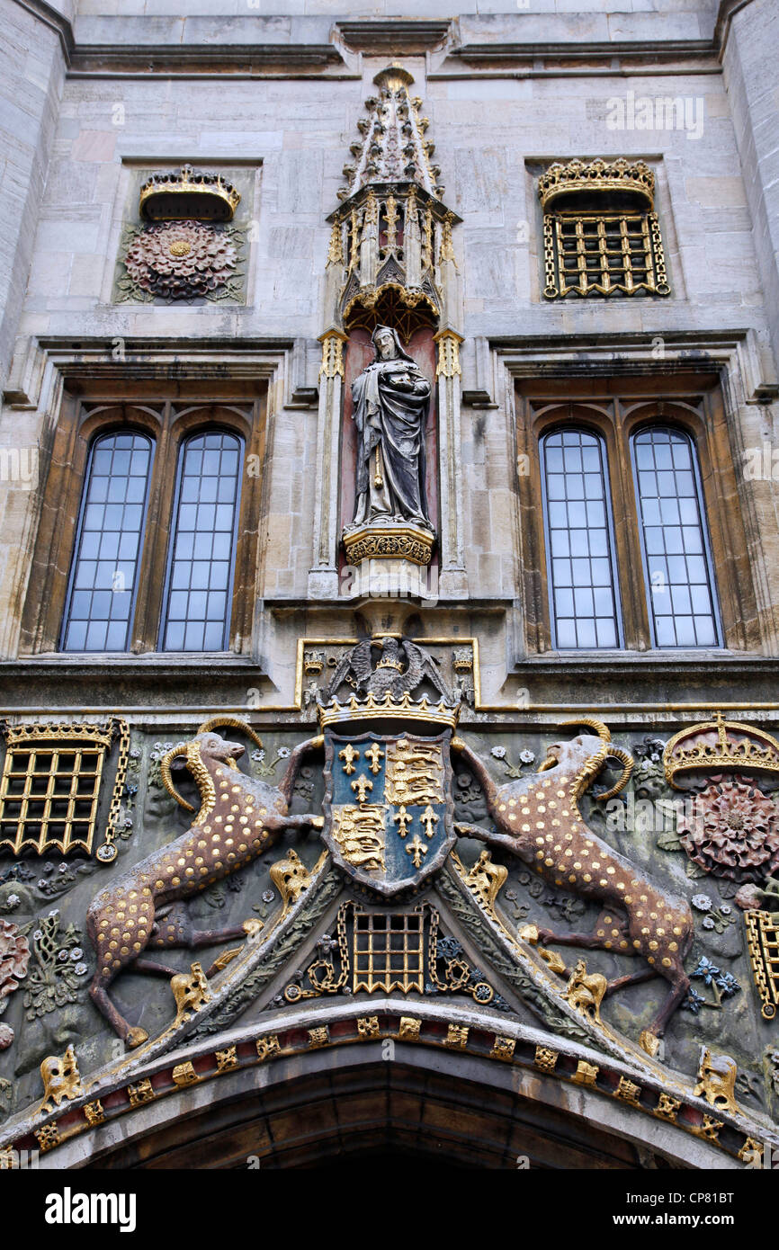 Wappen Sie über dem Eingangstor Christi College in Cambridge, England Stockfoto